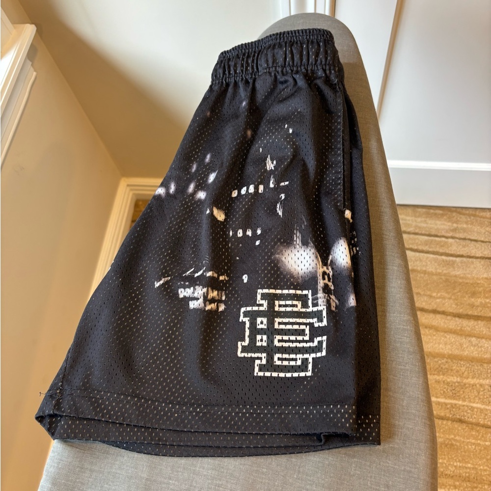 EE skyline shorts